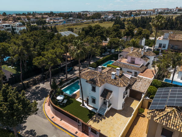 Fully renovated villa in Altos del Rodeo, Nueva Andalucia