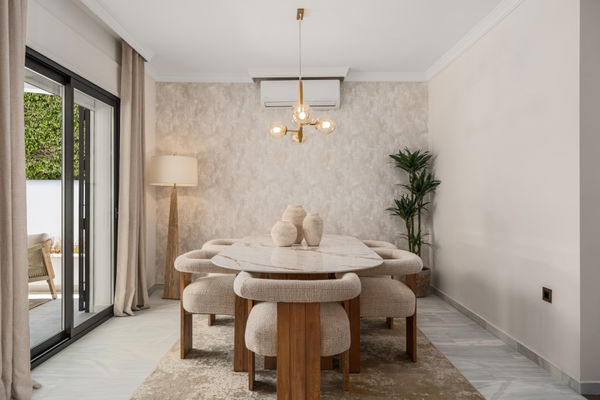 Fully renovated villa in Altos del Rodeo, Nueva Andalucia