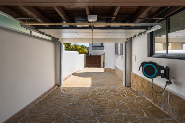 Fully renovated villa in Altos del Rodeo, Nueva Andalucia