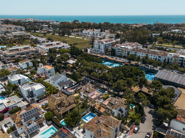 Fully renovated villa in Altos del Rodeo, Nueva Andalucia