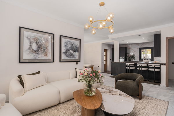 Fully renovated villa in Altos del Rodeo, Nueva Andalucia