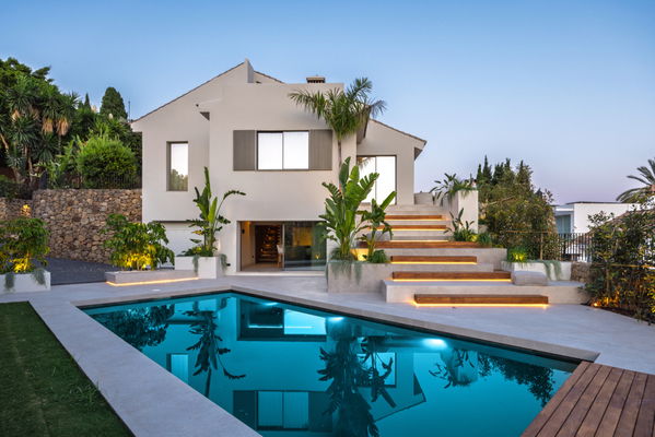 Centauro 15: A Balinese-style oasis villa in the heart of the Golf Valley in Nueva Andalucía