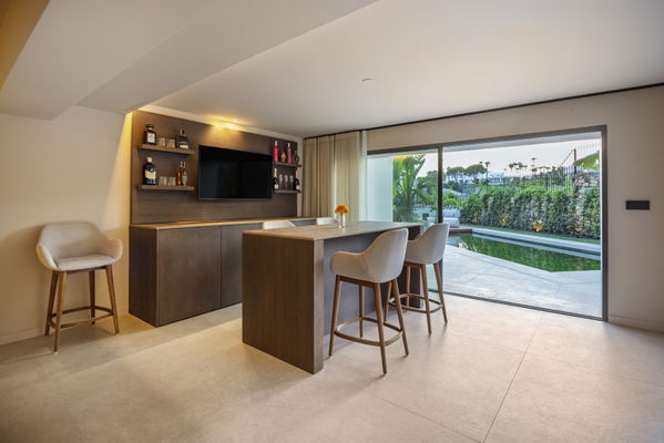 Centauro 15: A Balinese-style oasis villa in the heart of the Golf Valley in Nueva Andalucía