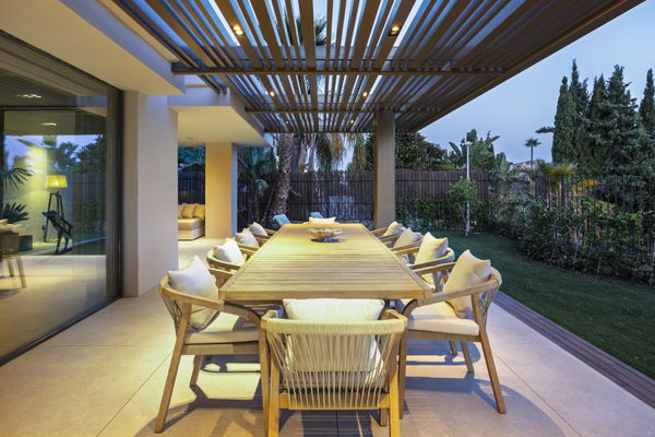 Centauro 15: A Balinese-style oasis villa in the heart of the Golf Valley in Nueva Andalucía