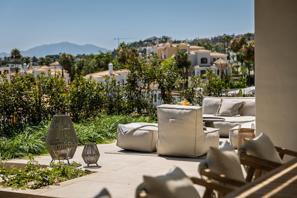 Centauro 15: A Balinese-style oasis villa in the heart of the Golf Valley in Nueva Andalucía