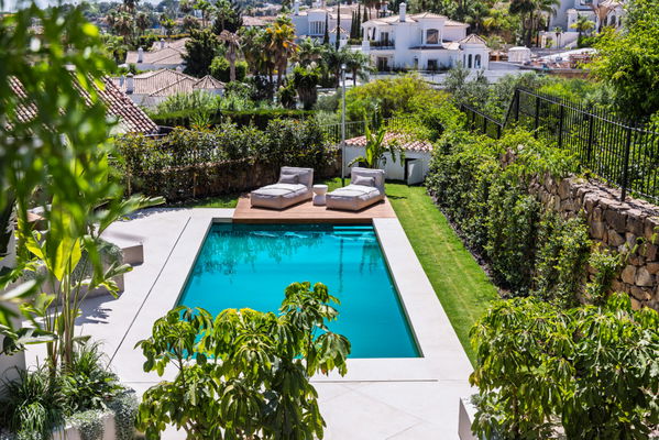 Centauro 15: A Balinese-style oasis villa in the heart of the Golf Valley in Nueva Andalucía