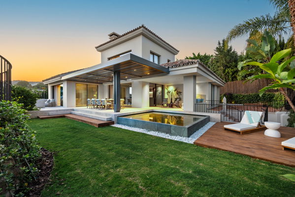 Centauro 15: A Balinese-style oasis villa in the heart of the Golf Valley in Nueva Andalucía