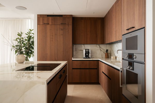 Luxurious and exceptionally spacious apartment with villa-style amenities in La Quinta, Benahavís