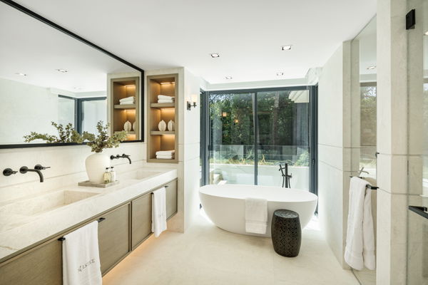 Impressive villa on the front line of the golf course at Las Brisas, Nueva Andalucía