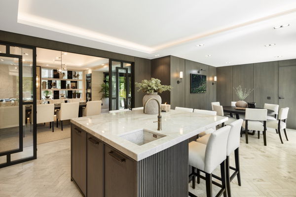 Impressive villa on the front line of the golf course at Las Brisas, Nueva Andalucía