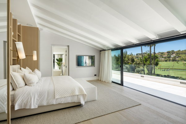 Impressive villa on the front line of the golf course at Las Brisas, Nueva Andalucía