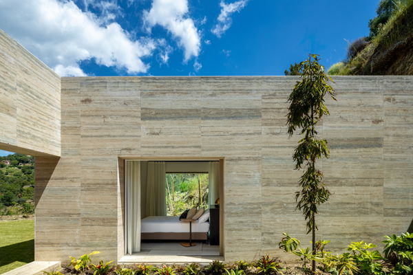 Spectacular design villa that blends with nature, offering expansive sea views in Benahavís