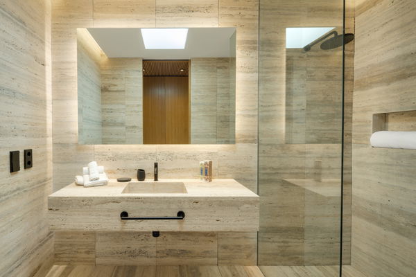 Spectacular design villa that blends with nature, offering expansive sea views in Benahavís