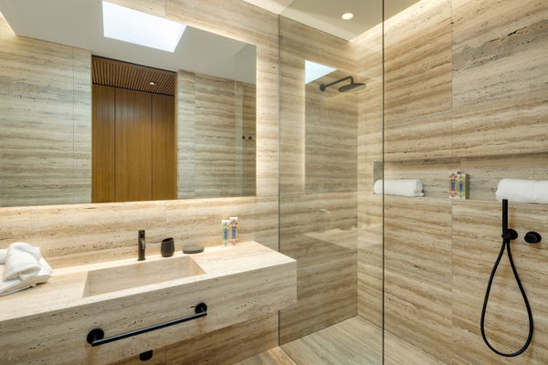 Spectacular design villa that blends with nature, offering expansive sea views in Benahavís