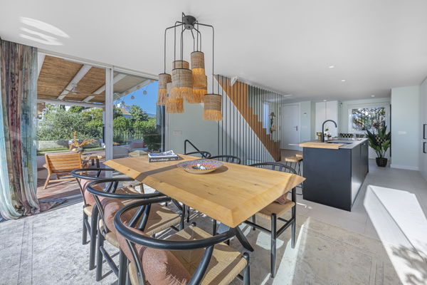 Elegant townhouse with private pool & panoramic views in Arco Iris, Altos de Puente Romano
