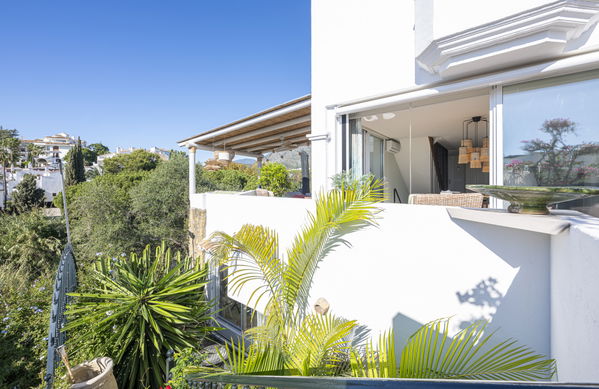Elegant townhouse with private pool & panoramic views in Arco Iris, Altos de Puente Romano