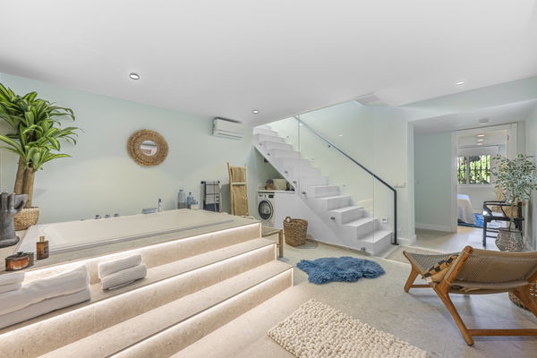 Elegant townhouse with private pool & panoramic views in Arco Iris, Altos de Puente Romano