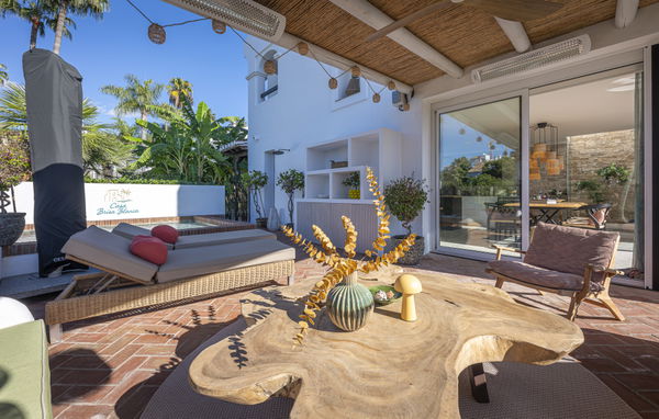 Elegant townhouse with private pool & panoramic views in Arco Iris, Altos de Puente Romano