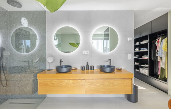 Elegant townhouse with private pool & panoramic views in Arco Iris, Altos de Puente Romano