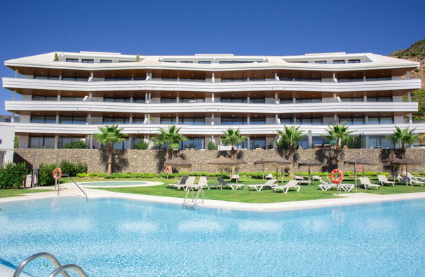 Incredible fully furnished penthouse with spectacular views in El Higuerón West, Fuengirola