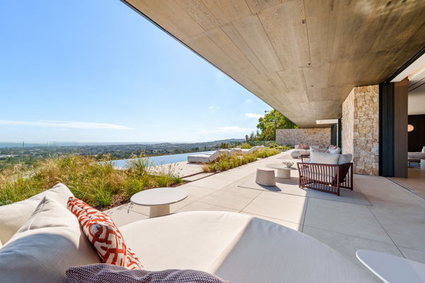 Impressive panoramic sea view villa in El Herrojo Alto, Benahavís