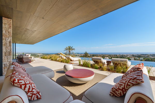 Impressive panoramic sea view villa in El Herrojo Alto, Benahavís