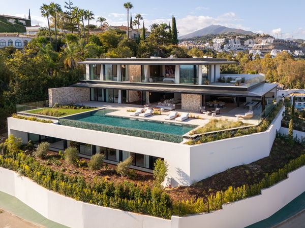 Impressive panoramic sea view villa in El Herrojo Alto, Benahavís