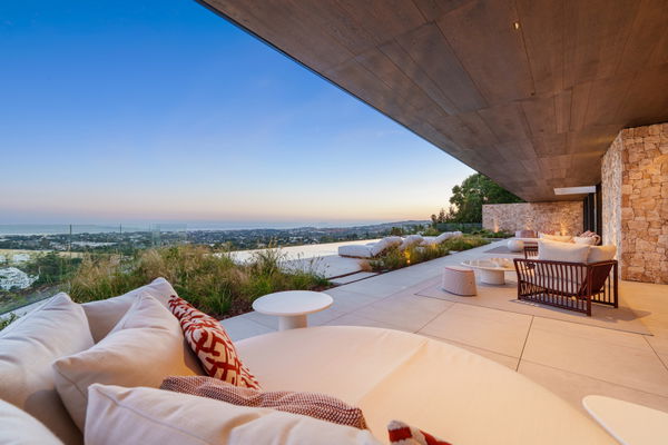 Impressive panoramic sea view villa in El Herrojo Alto, Benahavís