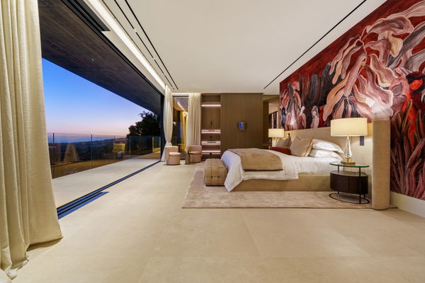 Impressive panoramic sea view villa in El Herrojo Alto, Benahavís