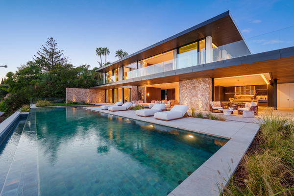 Impressive panoramic sea view villa in El Herrojo Alto, Benahavís