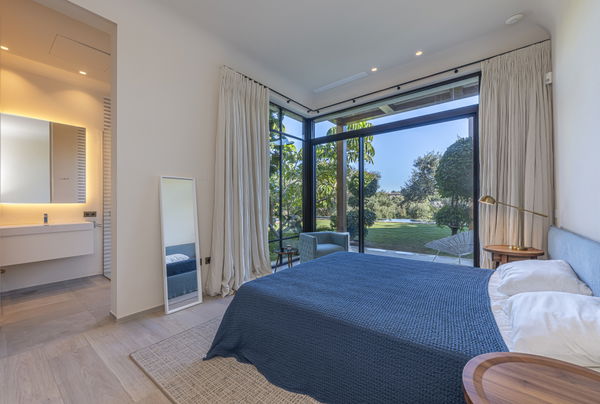 Casa del Bosque: exclusive contemporary estate in Sotogrande Alto, Sotogrande