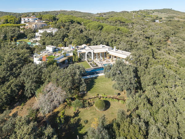 Casa del Bosque: exclusive contemporary estate in Sotogrande Alto, Sotogrande