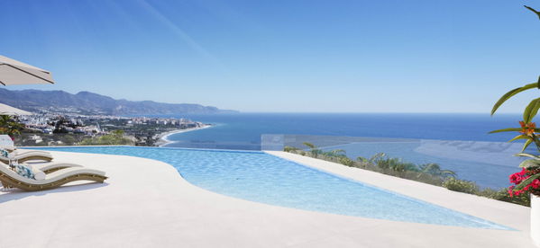 Modern Penthouse with exceptional views of the mediterranean cost near Nerja