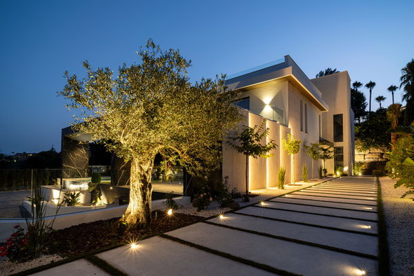 Incredible new-build luxury villa with panoramic views in El Paraiso, Estepona East