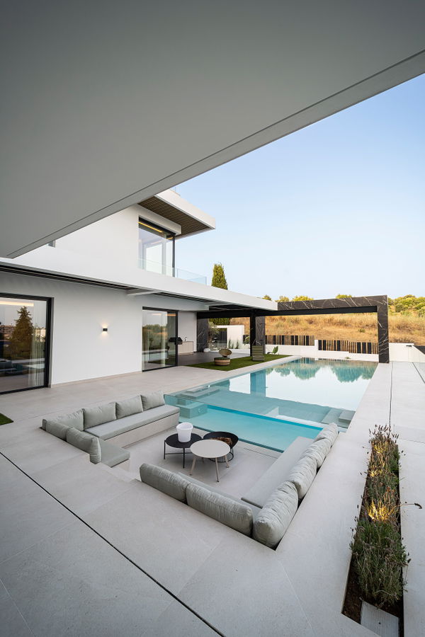 Incredible new-build luxury villa with panoramic views in El Paraiso, Estepona East