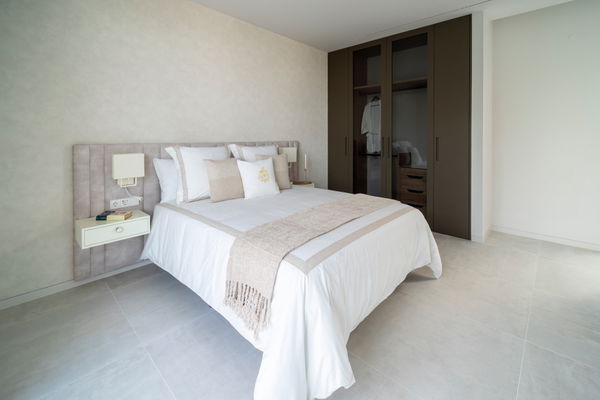Incredible new-build luxury villa with panoramic views in El Paraiso, Estepona East