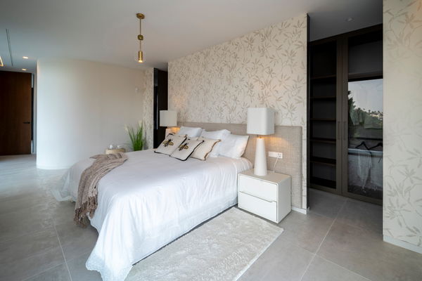 Incredible new-build luxury villa with panoramic views in El Paraiso, Estepona East