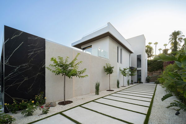 Incredible new-build luxury villa with panoramic views in El Paraiso, Estepona East
