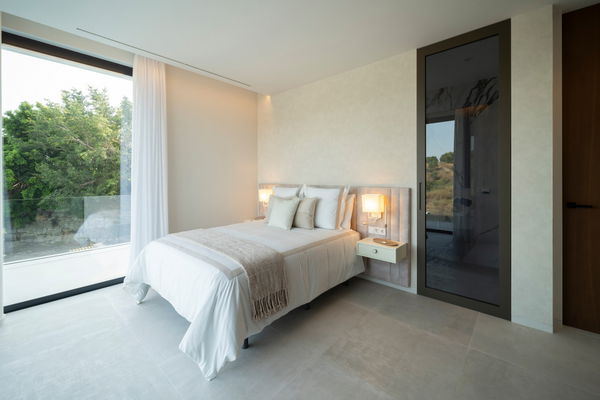 Incredible new-build luxury villa with panoramic views in El Paraiso, Estepona East