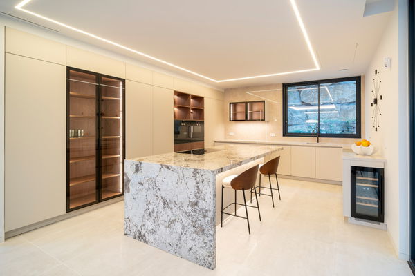 Incredible new-build luxury villa with panoramic views in El Paraiso, Estepona East