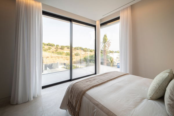 Incredible new-build luxury villa with panoramic views in El Paraiso, Estepona East