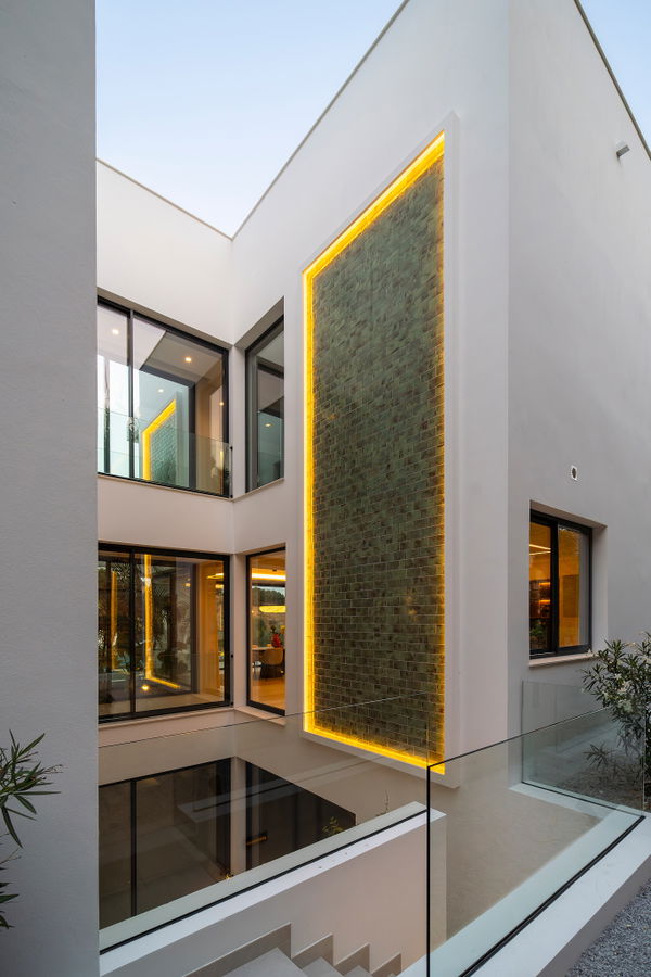 Incredible new-build luxury villa with panoramic views in El Paraiso, Estepona East