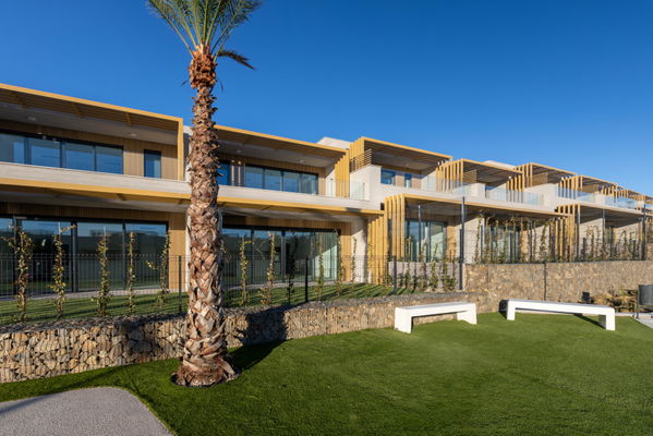 Modern and bright townhouse with spectacular views of a golf course in Reserva del Chaparral, Mijas Costa
