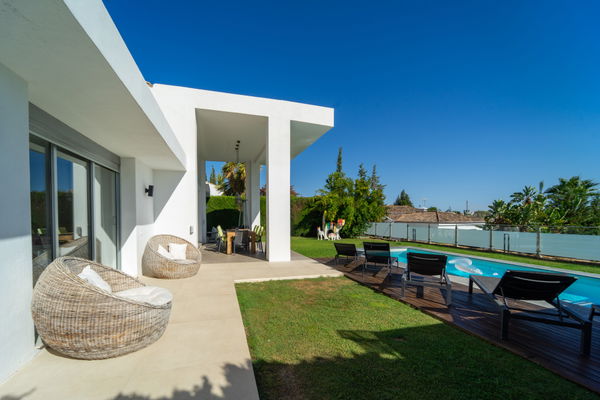 Fantastic villa for rent, available only in summer, at Los Naranjos Golf Club, Puerto Banús
