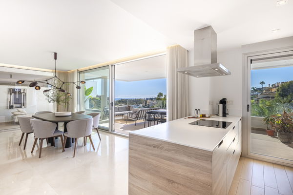 Duplex Penthouse with Panoramic Views in Botanic, La Reserva del Alcuzcuz, Benahavís