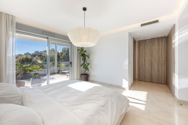 Duplex Penthouse with Panoramic Views in Botanic, La Reserva del Alcuzcuz, Benahavís