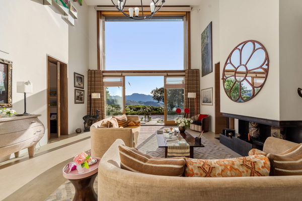 Villa La Mandaluz, a unique and inspiring home where art and architecture converse, surrounded by protected countryside in Ronda, Málaga