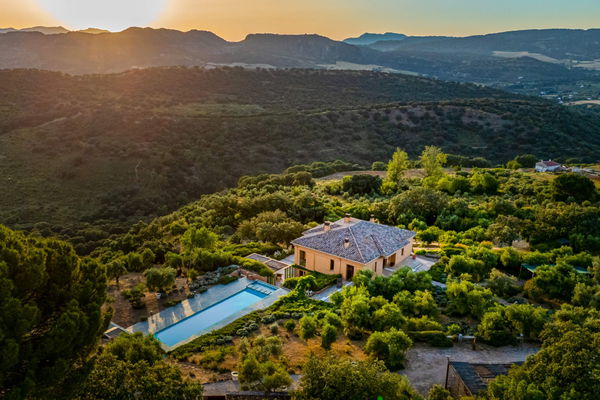 Villa La Mandaluz, a unique and inspiring home where art and architecture converse, surrounded by protected countryside in Ronda, Málaga