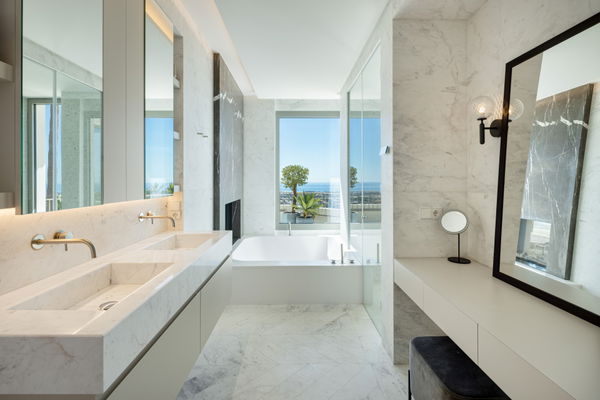 Stunning mediterranean villla with impressive views in Monte Halcones, Benahavís