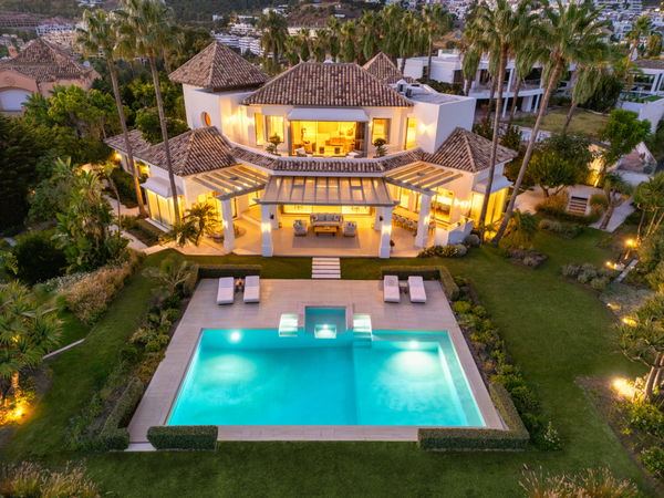 Stunning mediterranean villla with impressive views in Monte Halcones, Benahavís